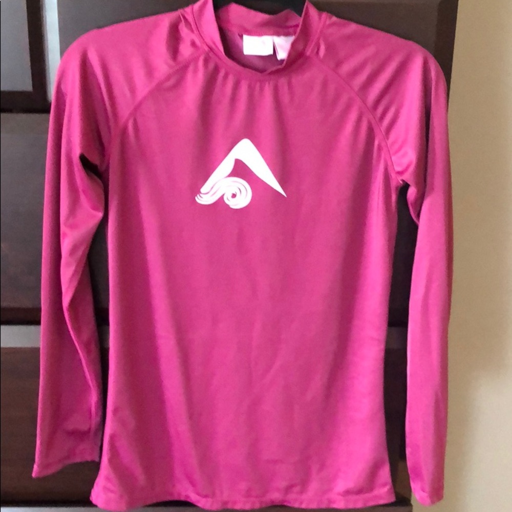 Like new! Worn 1X! Kanu top